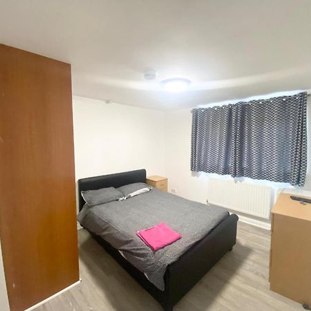 The Heathrow Lodge London Uk Harmondsworth Ngoại thất bức ảnh