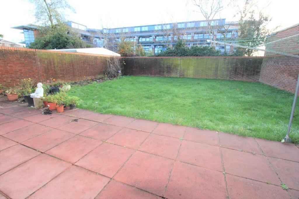 The Heathrow Lodge London Uk Harmondsworth Ngoại thất bức ảnh