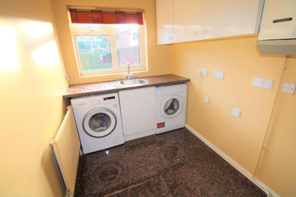 The Heathrow Lodge London Uk Harmondsworth Ngoại thất bức ảnh