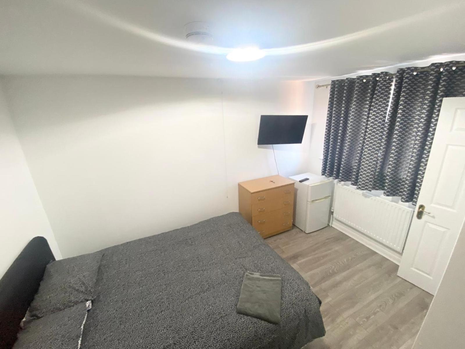 The Heathrow Lodge London Uk Harmondsworth Ngoại thất bức ảnh