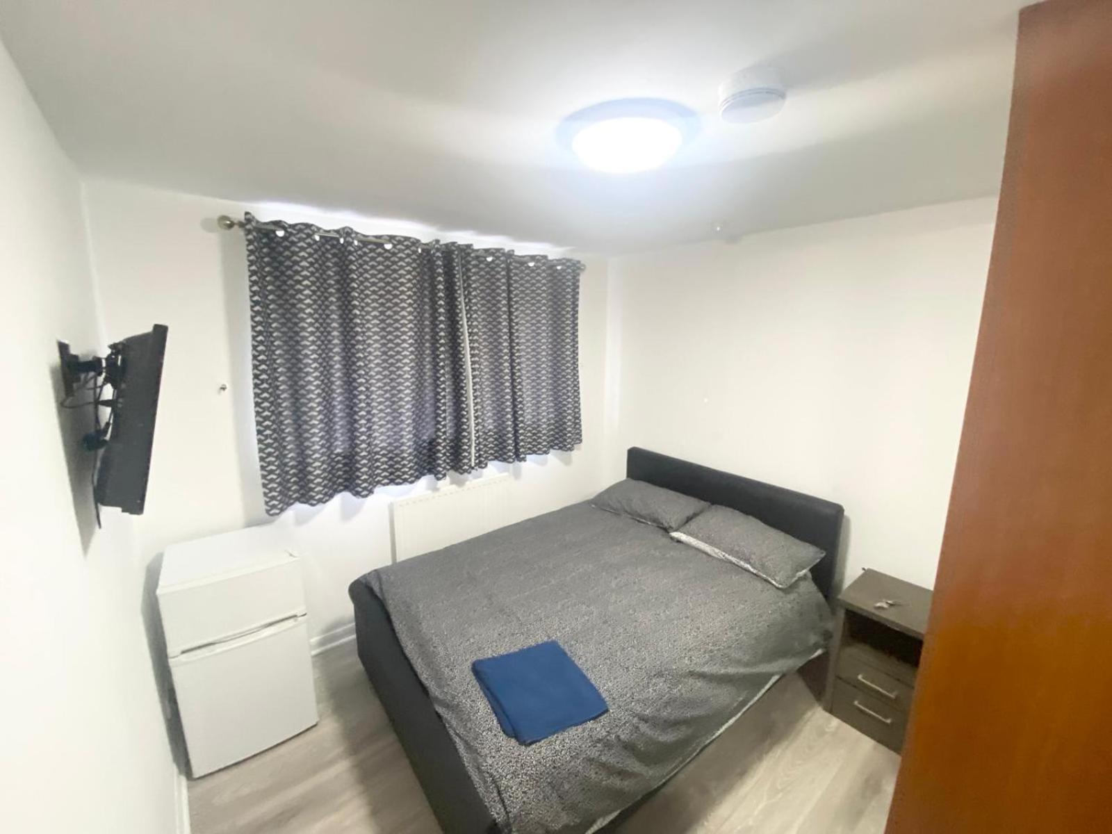 The Heathrow Lodge London Uk Harmondsworth Ngoại thất bức ảnh