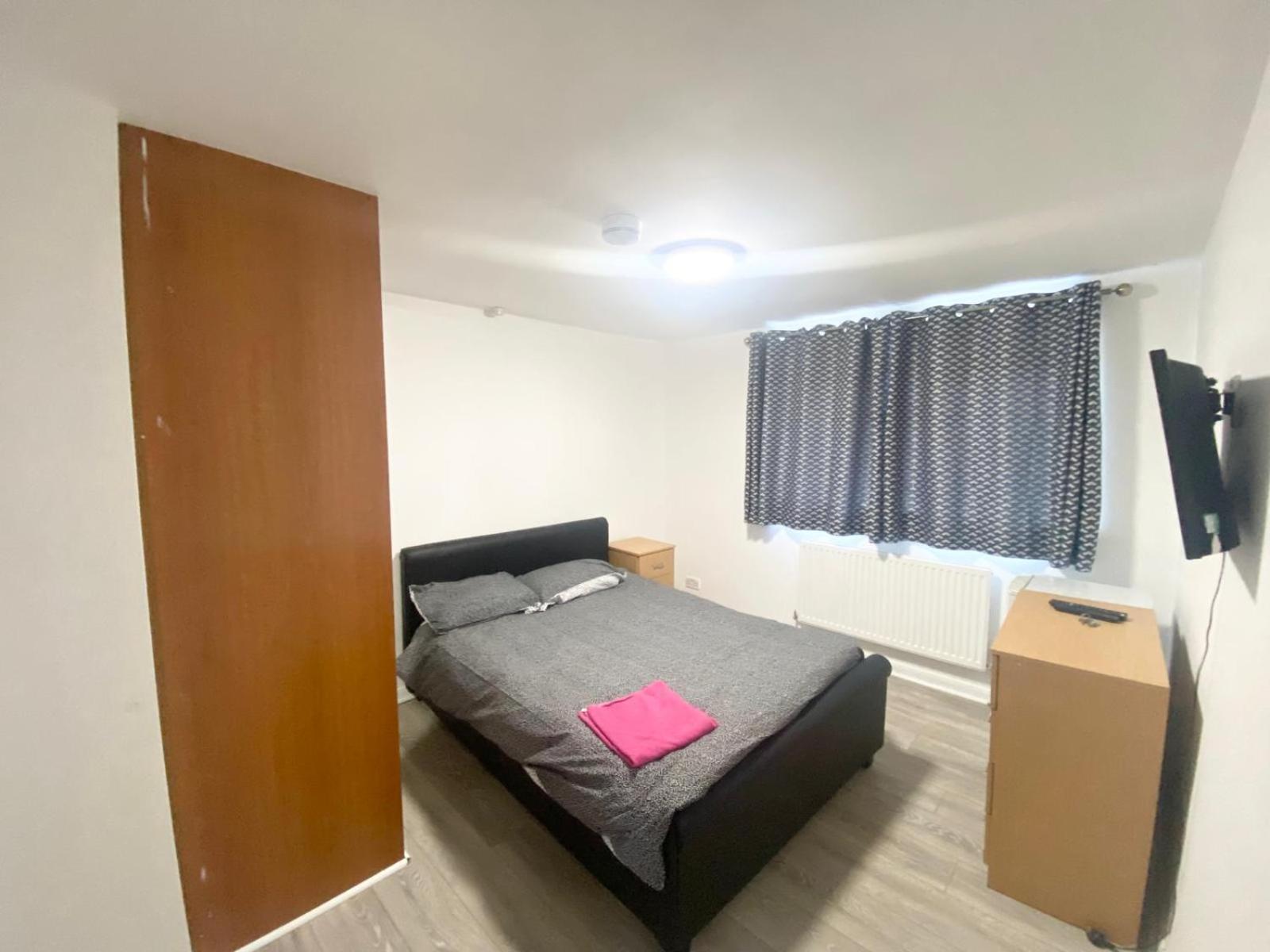 The Heathrow Lodge London Uk Harmondsworth Ngoại thất bức ảnh